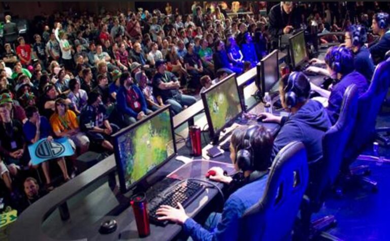 The Expanding Universe of Online Gaming: Trends, Challenges, and Future Prospects